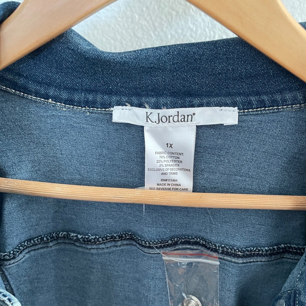 K.Jordan Women Floral Embroidered Pearl Denim Jacket Medium Wash Blue 1X - Picture 3 of 7